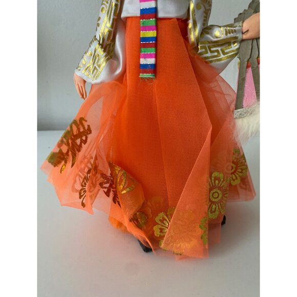 Korean Traditional Hanbok Doll With Fan - Exquisite Collectible In Vibrant Color - Picture 5 of 12